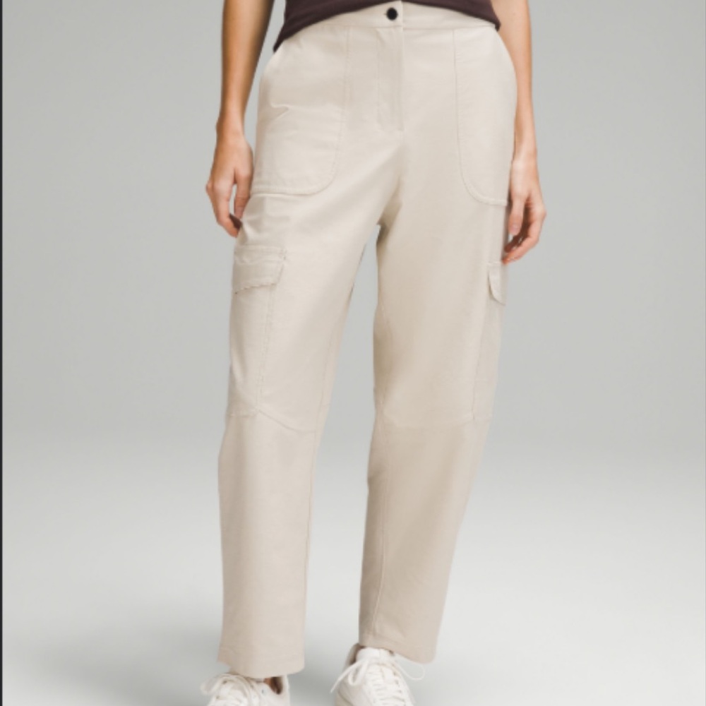 Lululemon Light Utilitech Cargo High-Rise Pocket Pant in Natural Ivory